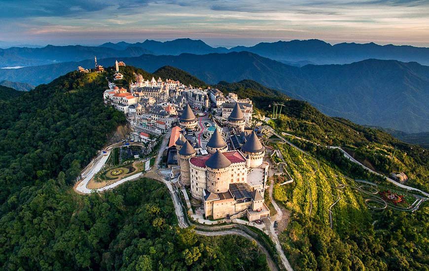 Il Ponte d’Oro sulle colline di Bana – Golden Bridge at Bana Hills