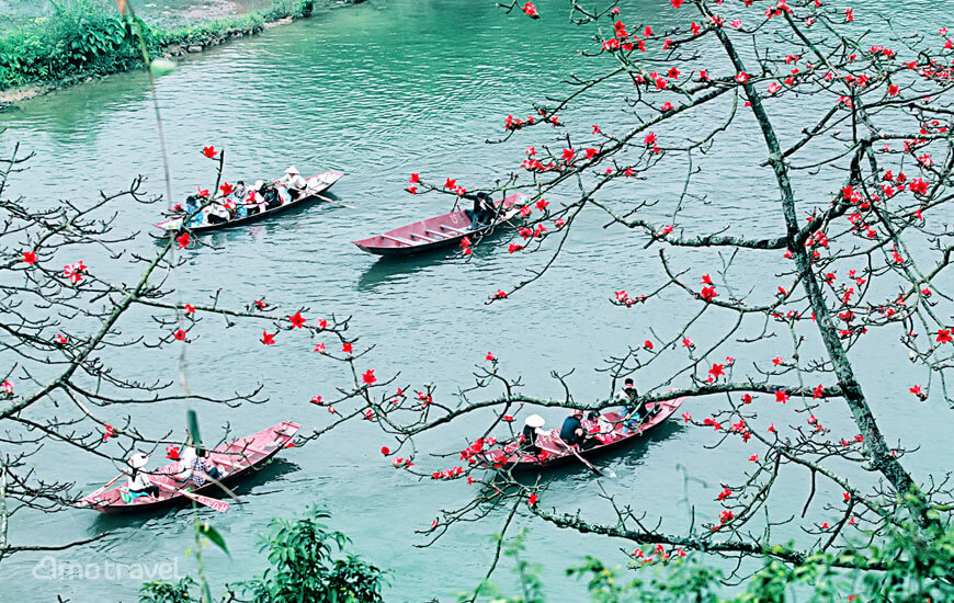 Pagoda dei profumi, Chua Huong, luogo di pellegrinaggio sacro per buddisti vietnamiti