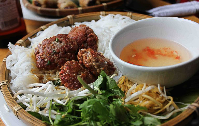 Ricetta di Bun Cha del Hanoi – Vermicelli con carne di maiale alla griglia