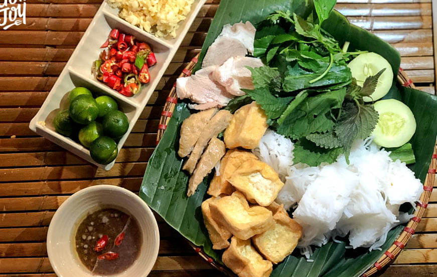 Vermicelli di riso con pasta di gamberetti: Il “Bun dau mam tom”