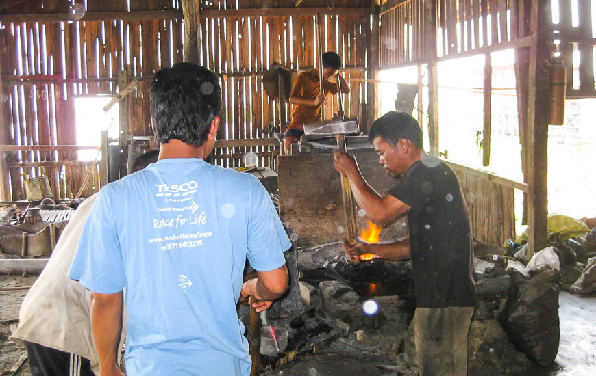 Una fucina sul lago Inle Myanmar