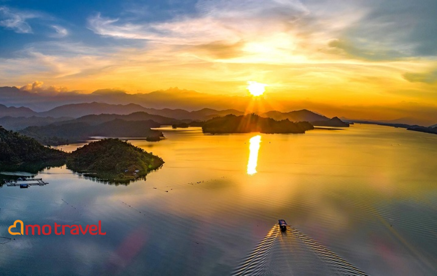 Lago Nui Coc: esplora una famosa attrazione ecoturistica a Thai Nguyen.